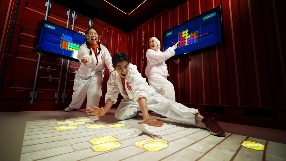 Paint Bomb at The Curve